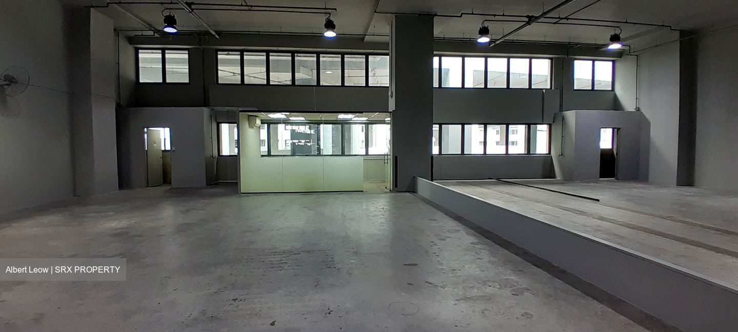 Carros Centre (D25), Retail #626484921